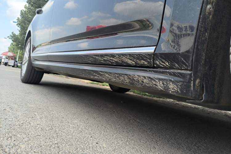 Used Volkswagen Passat 2021 330TSI Elite Edition Right Side Sill