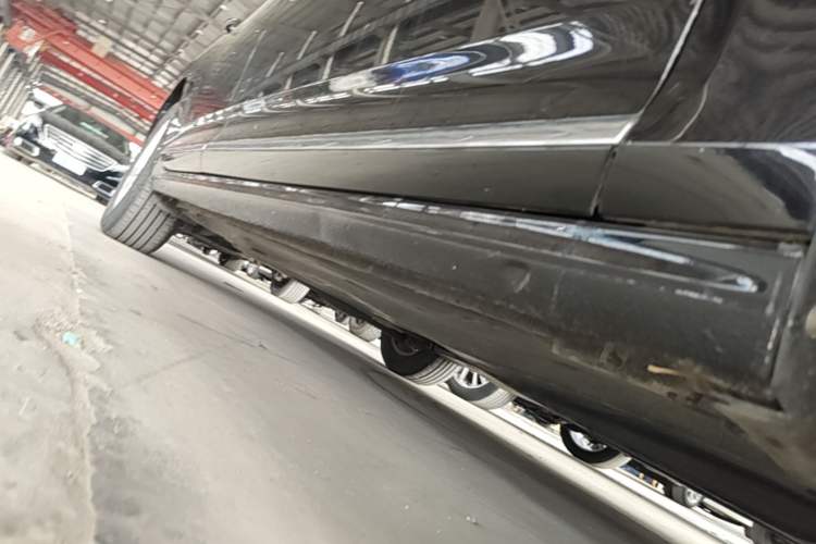 Used Volkswagen Passat 2021 280TSI Business Edition Right Side Sill