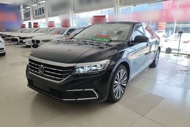 Ojetý Volkswagen Passat 2021 330TSI Luxury Edition