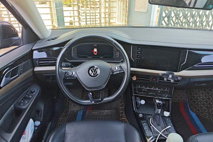 Used Volkswagen Passat 2021 330TSI Luxury Edition Steering Wheel