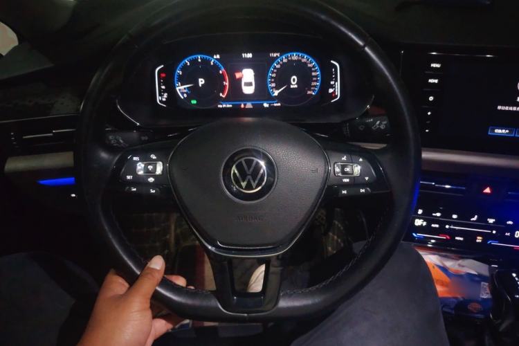 Used Volkswagen Passat 2021 330TSI Luxury Edition Steering Wheel