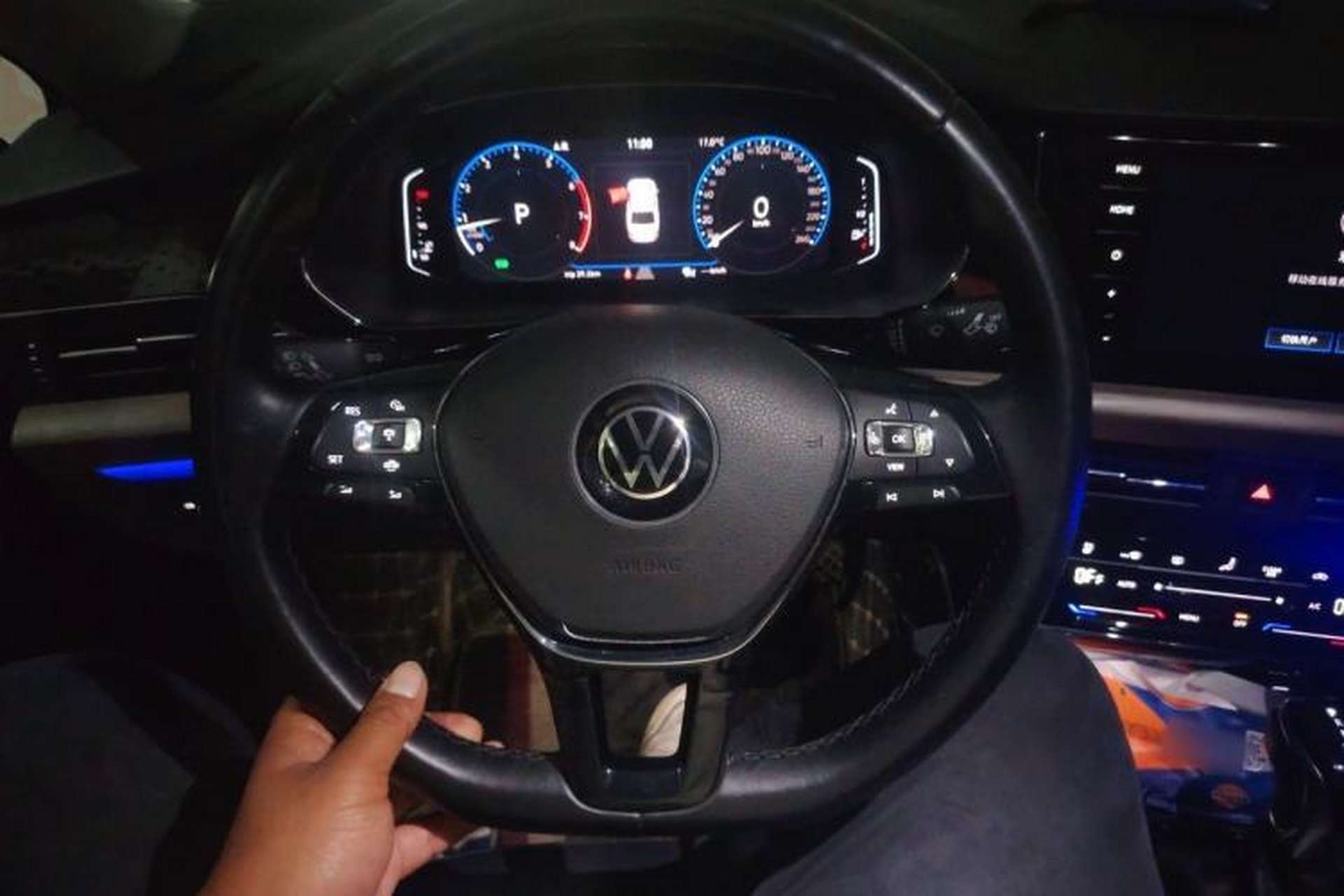 Used Volkswagen Passat 2021 330TSI Luxury Edition Steering Wheel