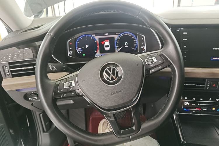 Used Volkswagen Passat 2021 330TSI Luxury Edition Steering Wheel