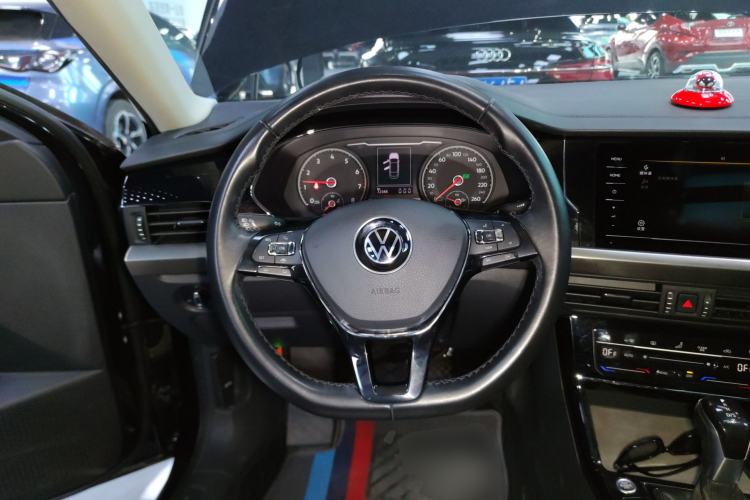 Used Volkswagen Passat 2021 330TSI Elite Edition Steering Wheel