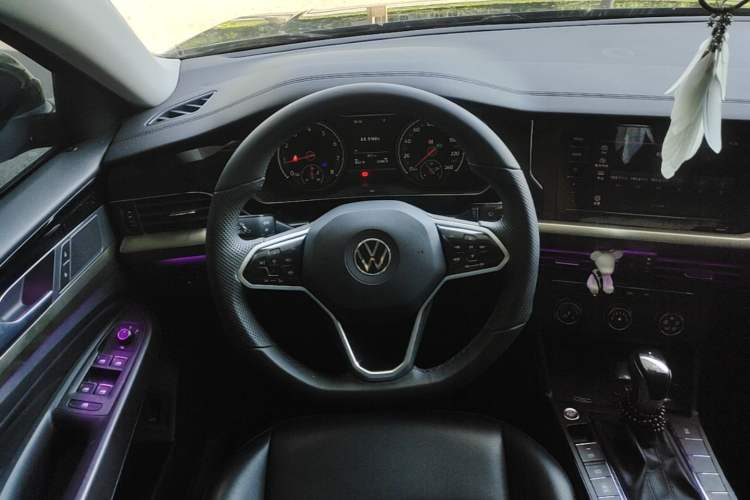Used Volkswagen Passat 2021 280TSI Business Edition Steering Wheel