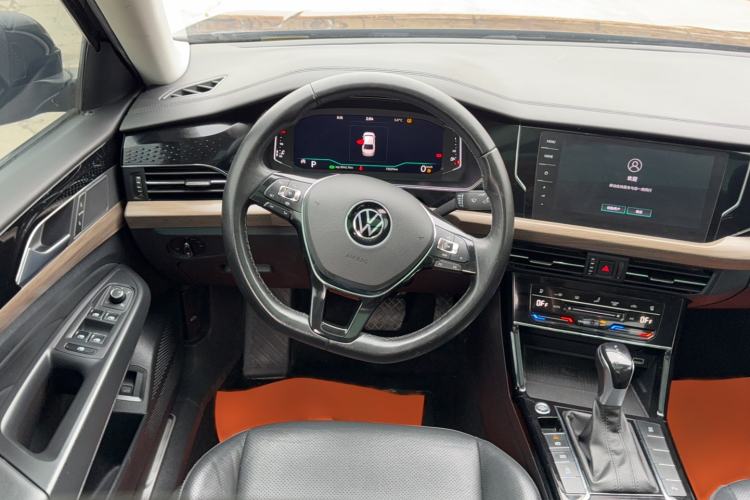 Used Volkswagen Passat 2021 330TSI Luxury Edition Steering Wheel