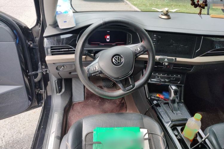 Used Volkswagen Passat 2021 330TSI Luxury Edition Steering Wheel