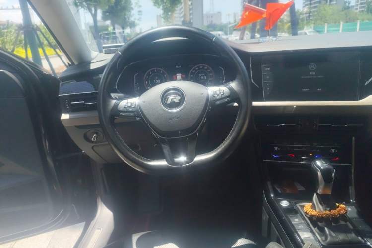 Used Volkswagen Passat 2021 330TSI Luxury Edition Steering Wheel