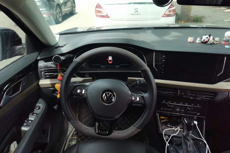 Used Volkswagen Passat 2021 330TSI Luxury Edition Steering Wheel