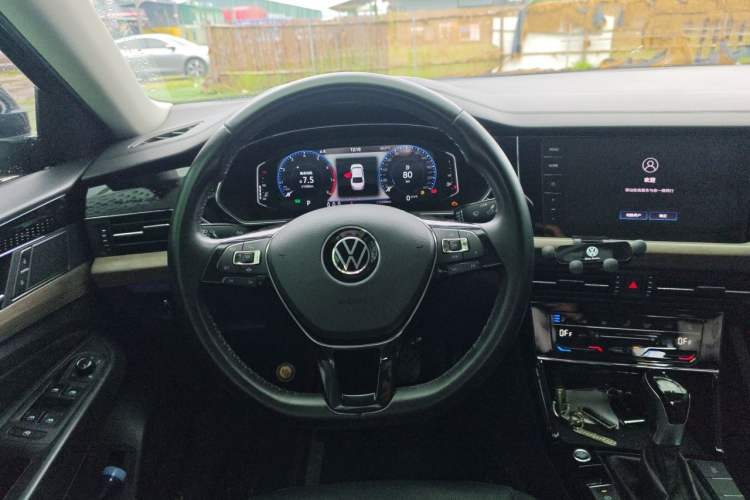 Used Volkswagen Passat 2021 330TSI Luxury Edition Steering Wheel