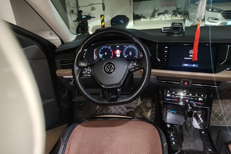 Used Volkswagen Passat 2021 330TSI Luxury Edition Steering Wheel