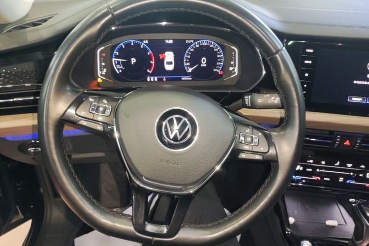 Used Volkswagen Passat 2021 330TSI Luxury Edition Steering Wheel