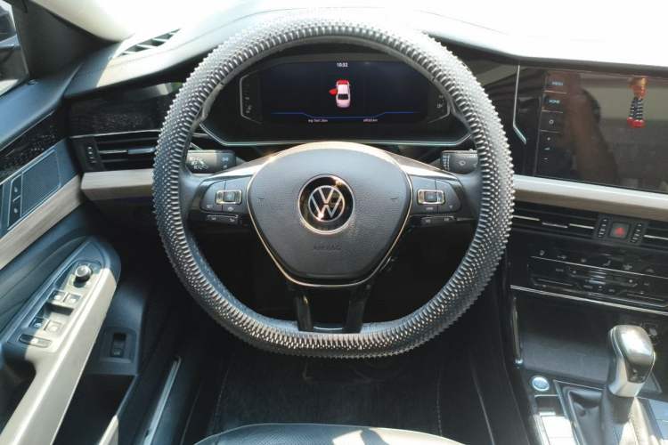 Used Volkswagen Passat 2021 330TSI Luxury Edition Steering Wheel