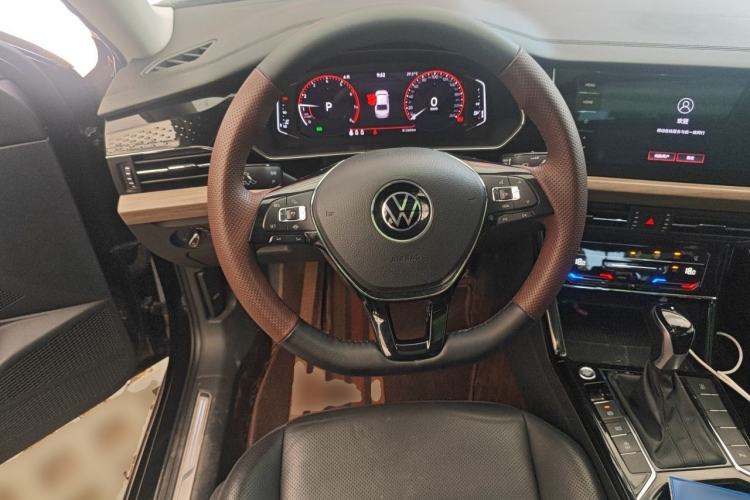 Used Volkswagen Passat 2021 330TSI Luxury Edition Steering Wheel