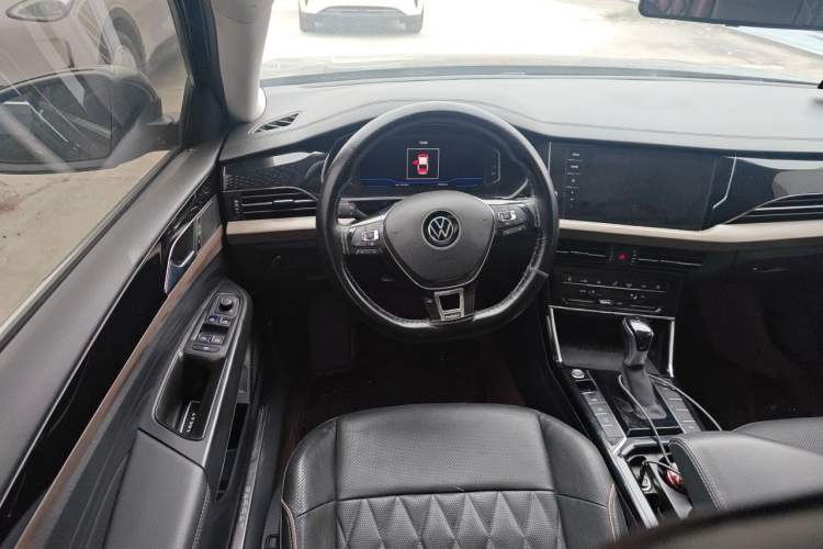 Used Volkswagen Passat 2021 330TSI Luxury Edition Steering Wheel