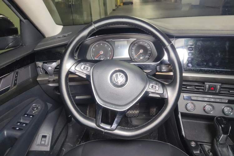 Used Volkswagen Passat  Steering Wheel