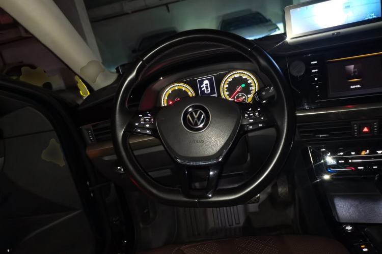 Used Volkswagen Passat 2021 280TSI Elite Edition Steering Wheel