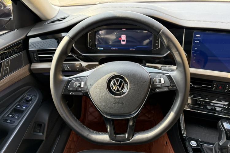 Used Volkswagen Passat 2021 330TSI Luxury Edition Steering Wheel
