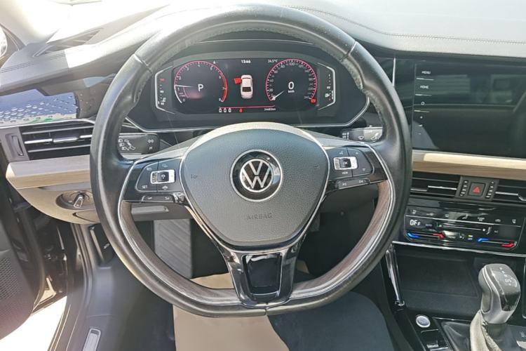Used Volkswagen Passat 2021 330TSI Luxury Edition Steering Wheel