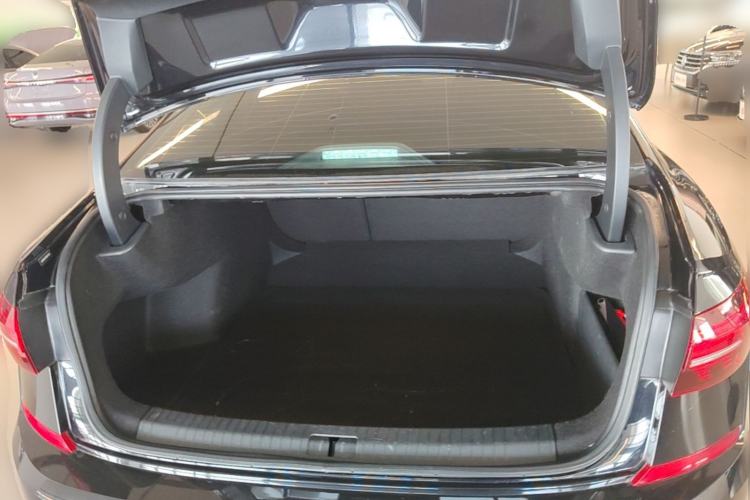 Used Volkswagen Passat 2021 330TSI Luxury Edition Trunk