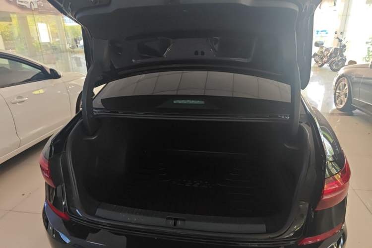 Used Volkswagen Passat 2021 330TSI Elite Edition Trunk