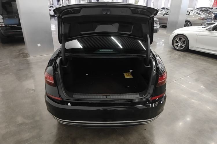 Used Volkswagen Passat 2021 330TSI Luxury Edition Trunk