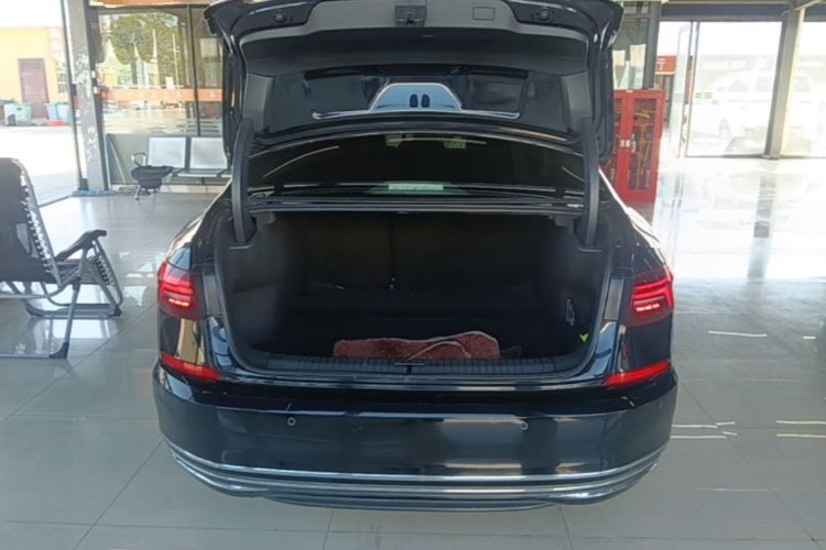 Used Volkswagen Passat 2021 330TSI Luxury Edition Trunk