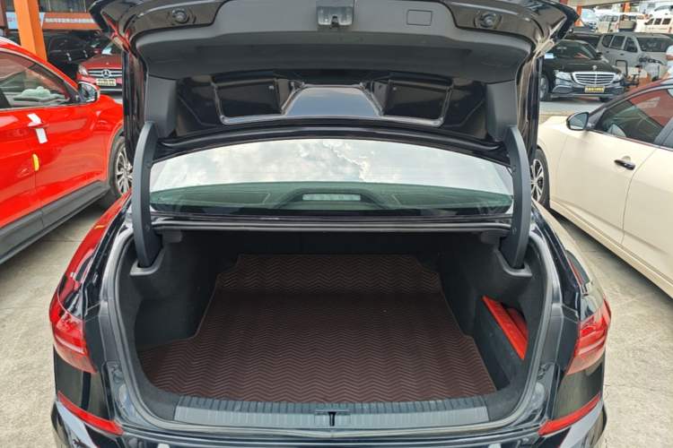 Used Volkswagen Passat 2021 280TSI Business Edition Trunk