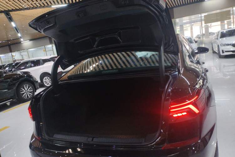 Used Volkswagen Passat 2021 280TSI Elite Edition Trunk