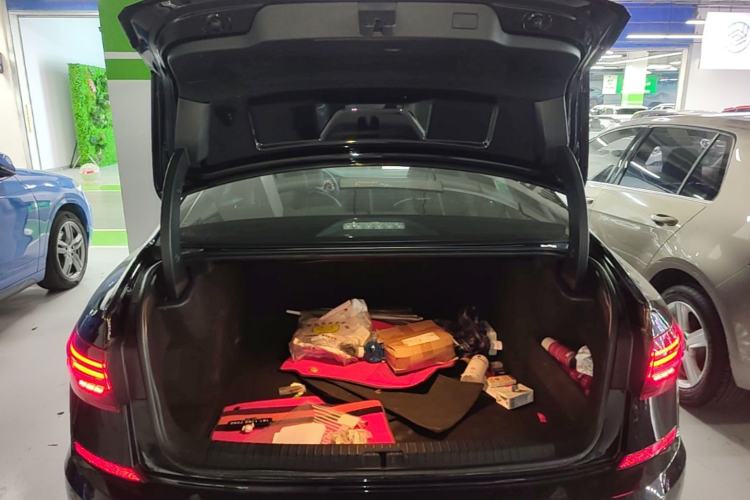 Used Volkswagen Passat 2021 330TSI Elite Edition Trunk