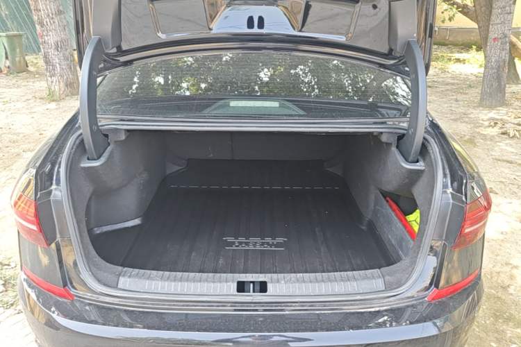 Used Volkswagen Passat 2021 280TSI Business Edition Trunk