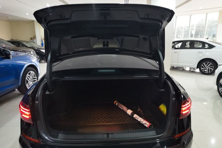 Used Volkswagen Passat 2021 330TSI Luxury Edition Trunk
