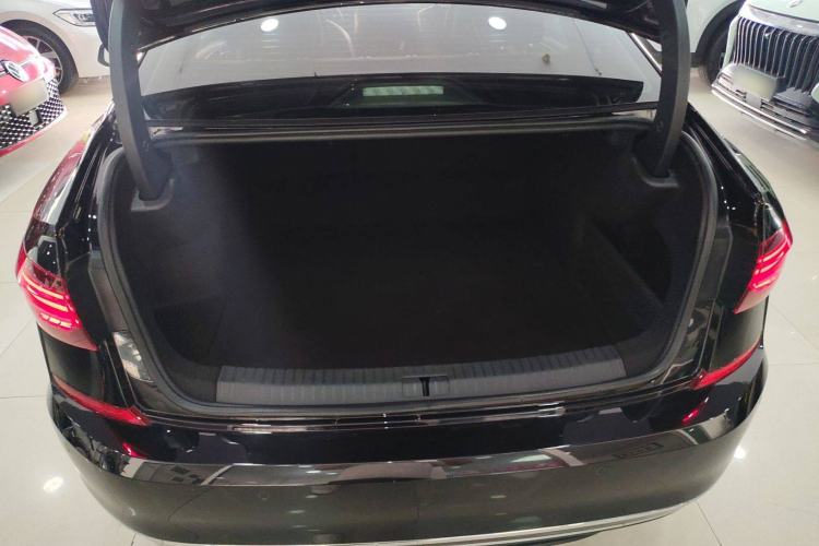 Used Volkswagen Passat 2021 330TSI Luxury Edition Trunk