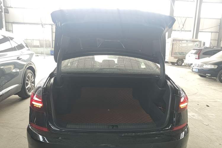 Used Volkswagen Passat 2021 280TSI Business Edition Trunk