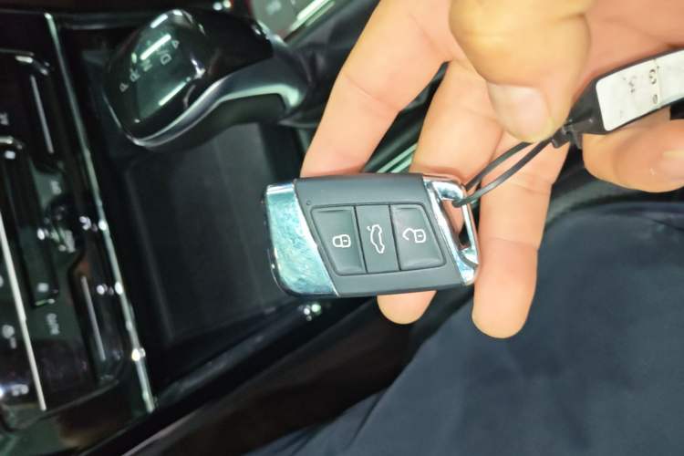 Used Volkswagen Passat 2021 330TSI Luxury Edition Vehicle Key