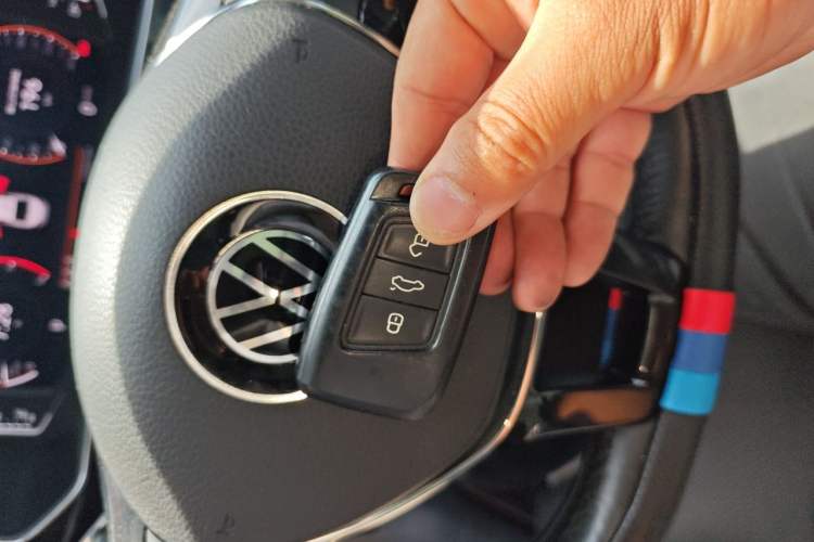 Used Volkswagen Passat 2021 330TSI Luxury Edition Vehicle Key