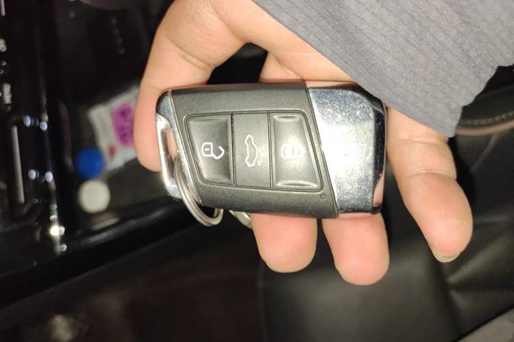 Used Volkswagen Passat 2021 330TSI Luxury Edition Vehicle Key