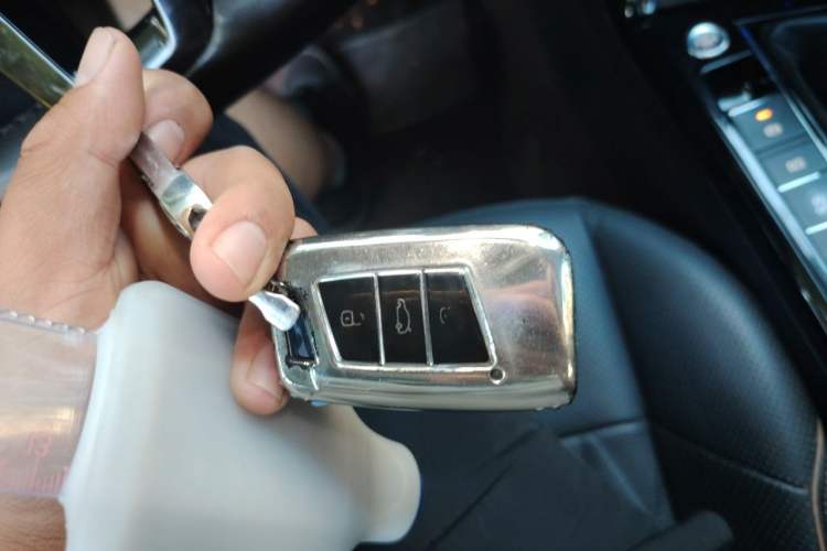 Used Volkswagen Passat 2021 330TSI Luxury Edition Vehicle Key