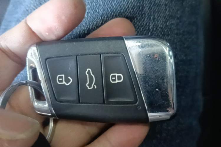 Used Volkswagen Passat 2021 330TSI Luxury Edition Vehicle Key