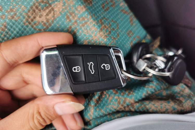 Used Volkswagen Passat 2021 330TSI Luxury Edition Vehicle Key