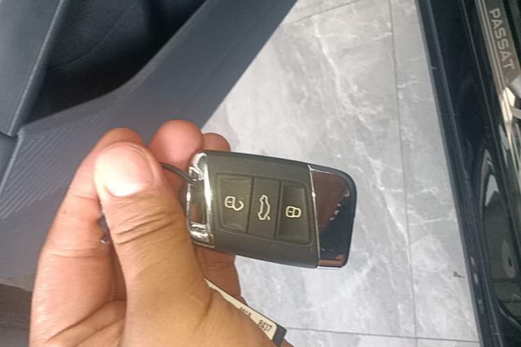 Used Volkswagen Passat 2021 330TSI Elite Edition Vehicle Key