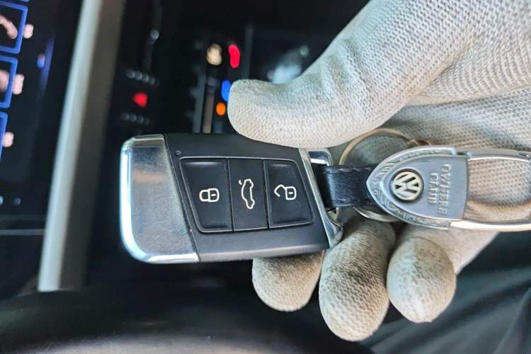 Used Volkswagen Passat 2021 330TSI Luxury Edition Vehicle Key