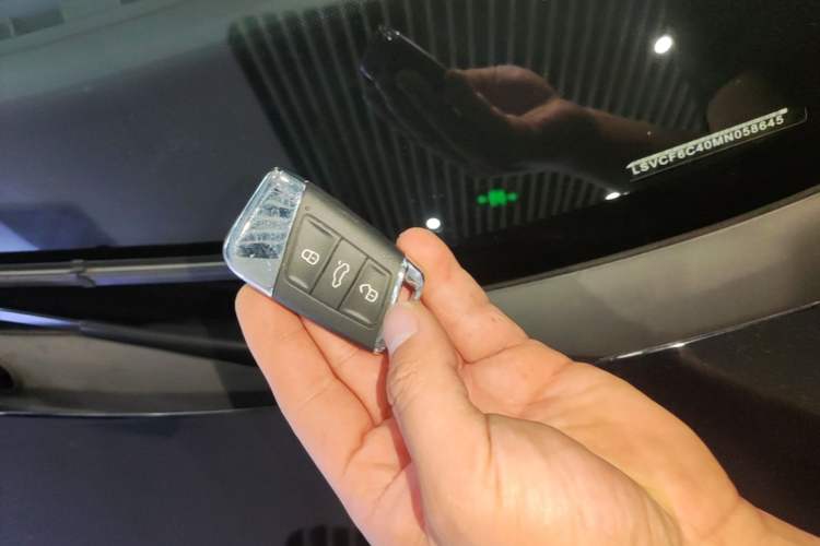Used Volkswagen Passat 2021 330TSI Luxury Edition Vehicle Key