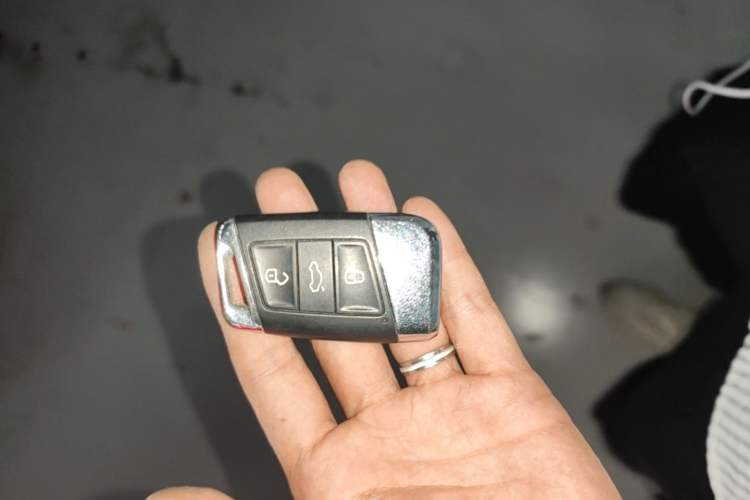 Used Volkswagen Passat 2021 330TSI Elite Edition Vehicle Key