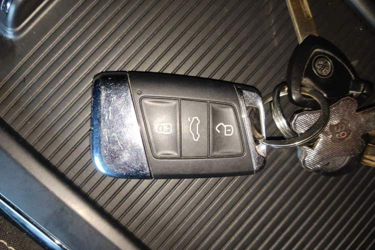 Used Volkswagen Passat  Vehicle Key