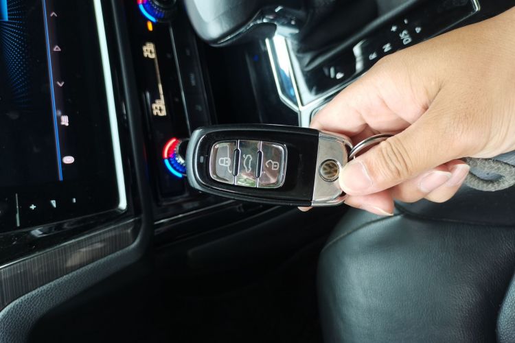 Used Volkswagen Passat 2021 280TSI Elite Edition Vehicle Key