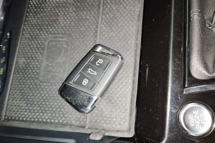 Used Volkswagen Passat 2021 330TSI Luxury Edition Vehicle Key