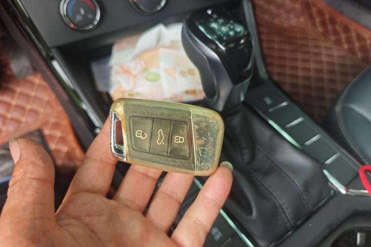 Used Volkswagen Passat 2021 280TSI Business Edition Vehicle Key
