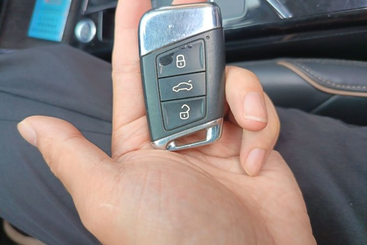 Used Volkswagen Passat 2021 330TSI Elite Edition Vehicle Key