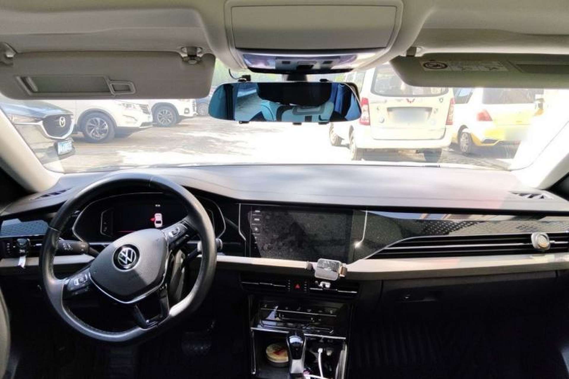 Used Volkswagen Passat 2021 330TSI Luxury Edition Center Console